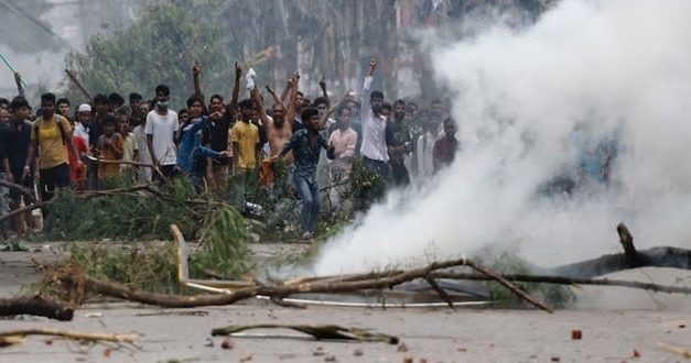 بنگلہ دیش میں طلبہ کے احتجاج پر فوج طلب، کرفیو نافذ